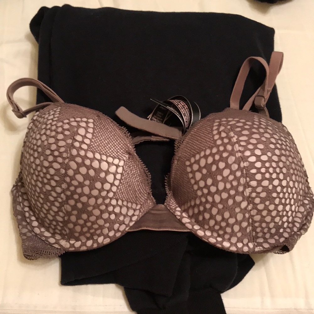 Victoria’s secret bombshell bra